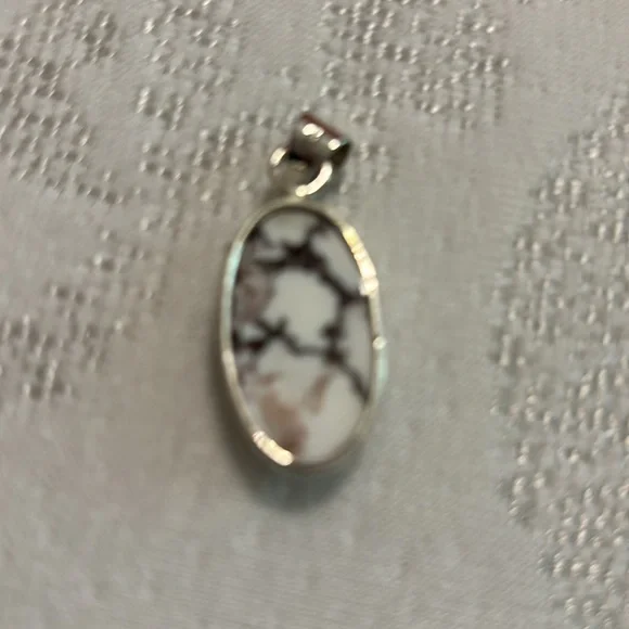 NEW Sterling silver wild horse pendant - Picture 2 of 7